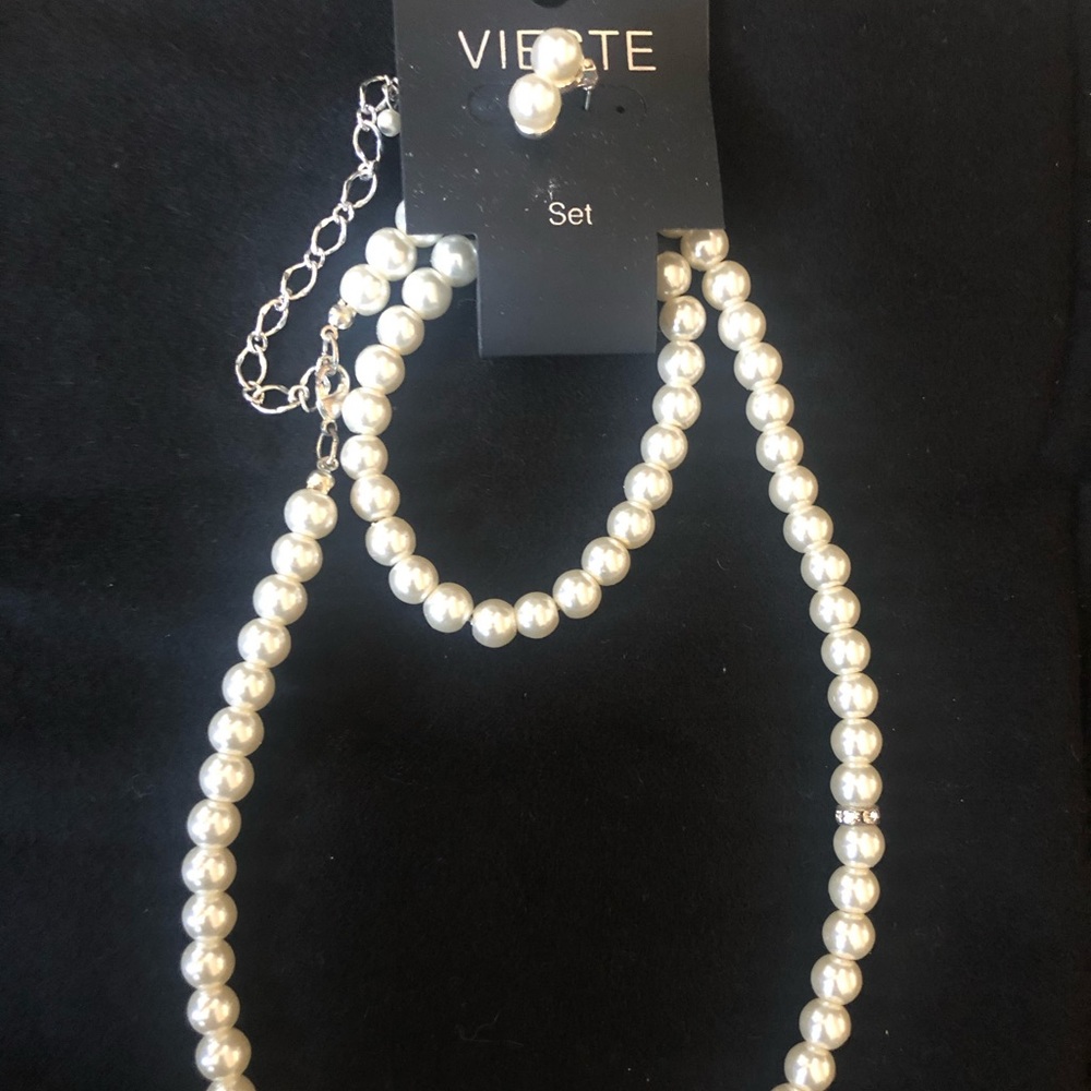 🌷Vieste Pearl Set- Necklace, bracelet & earrings